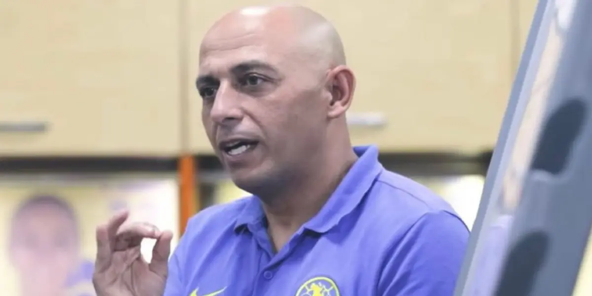 El estratega de las Águilas expresó su molestia por las jugadoras que fueron convocadas.