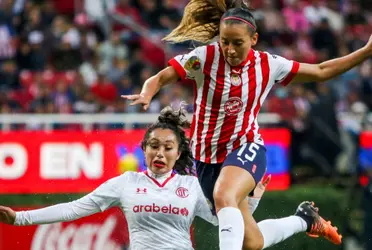 Ellas son las 22 jugadoras que saltarán al terreno de juego como titulares en unos minutos.