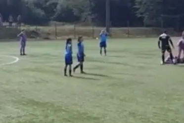 Una joven futbolista no pudo contener las lágrimas tras las palabras que le dijo un árbitro.
