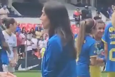 Ambas se quedaron charlando en la cancha luego del encuentro entre las Águilas y el Madrid. 