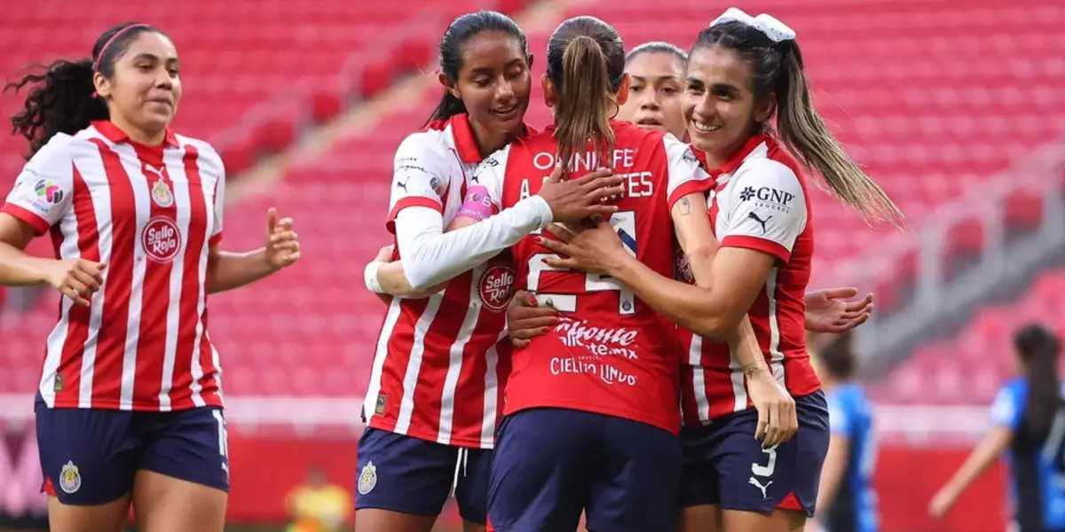 El conjunto rojiblanco festejó el cumpleaños de una de sus jóvenes jugadoras. 