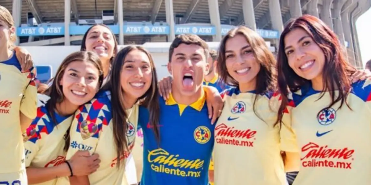 El jugador de las Águilas mostró tener una buena relación con sus compañeras de la rama femenil. 