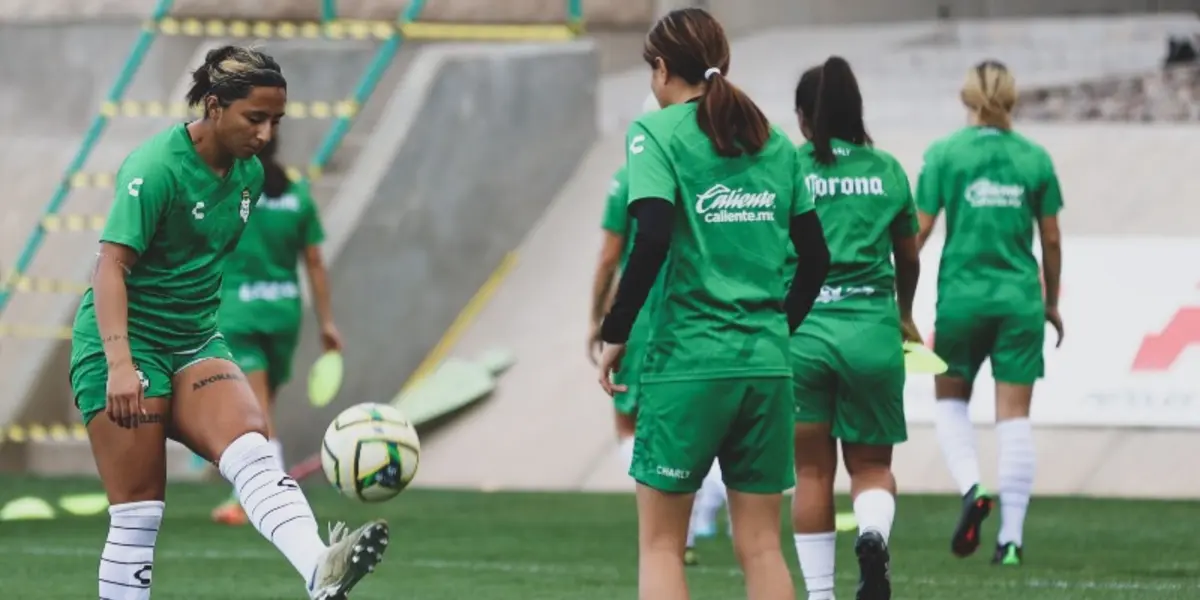 En redes sociales se dio a conocer que un famoso luchador siguió a un equipo mexicano femenil. 