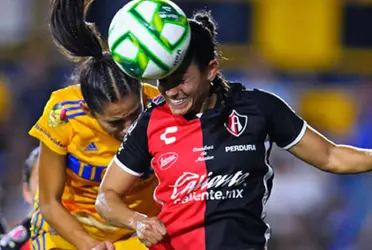 Estas son las jugadoras que saltarán como titulares a la cancha en unos minutos. 