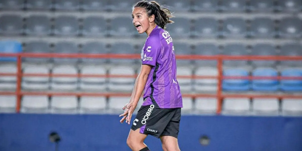 La joven jugadora de las Tuzas demostró sus habilidades con el balón. 