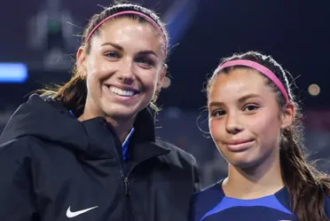 La joven jugadora soñó en grande y lo cumplió, ahora es futbolista profesional. 