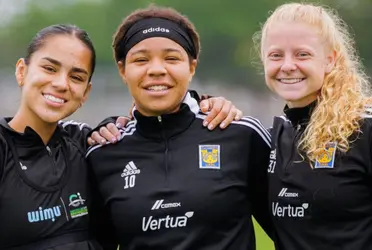 Las futbolistas del conjunto felino tuvieron un buen momento antes del entrenamiento. 