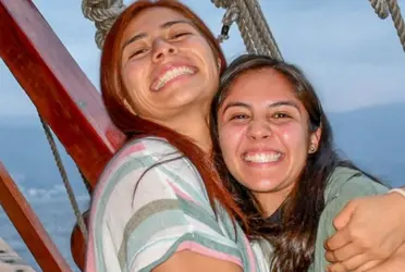 Las jugadoras se encuentran descansando previo al inicio de la competencia.  